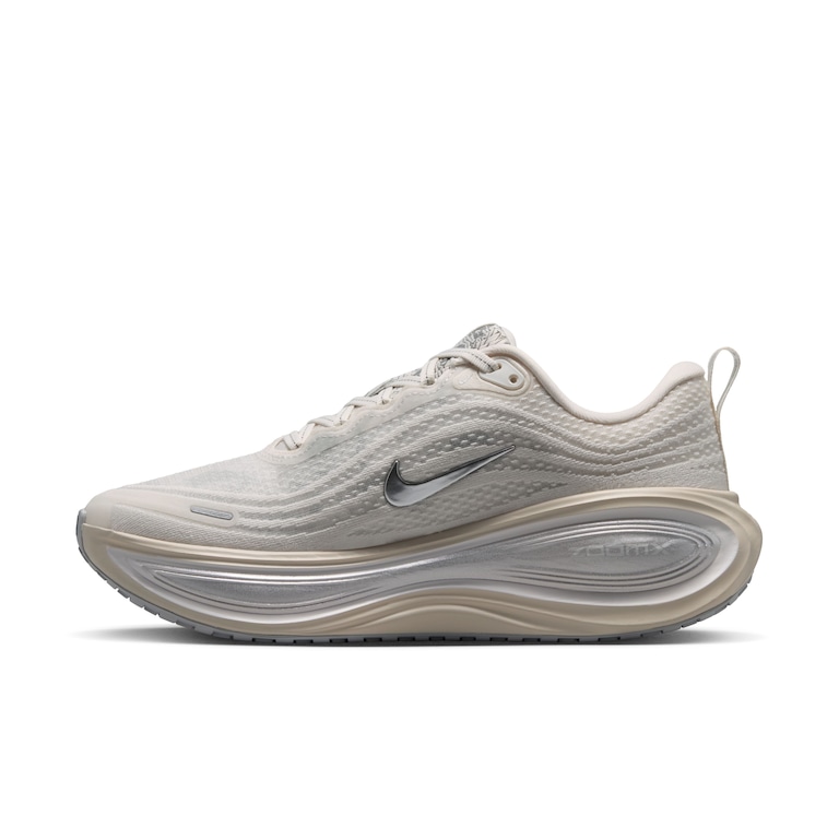 Tênis Nike Vomero Plus SE Feminino - Foto 6