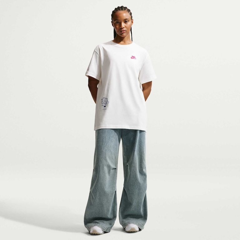 Camiseta Nike Sportswear Classic Boyfriend 32 Feminina - Foto 4