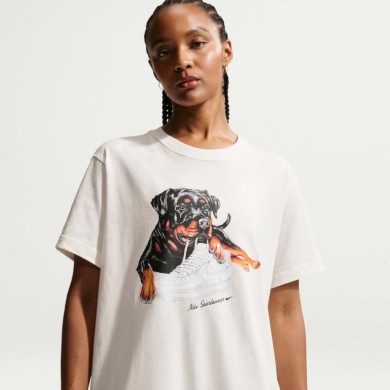 Camiseta Nike Sportswear Classic Oversized Feminina - Foto 1