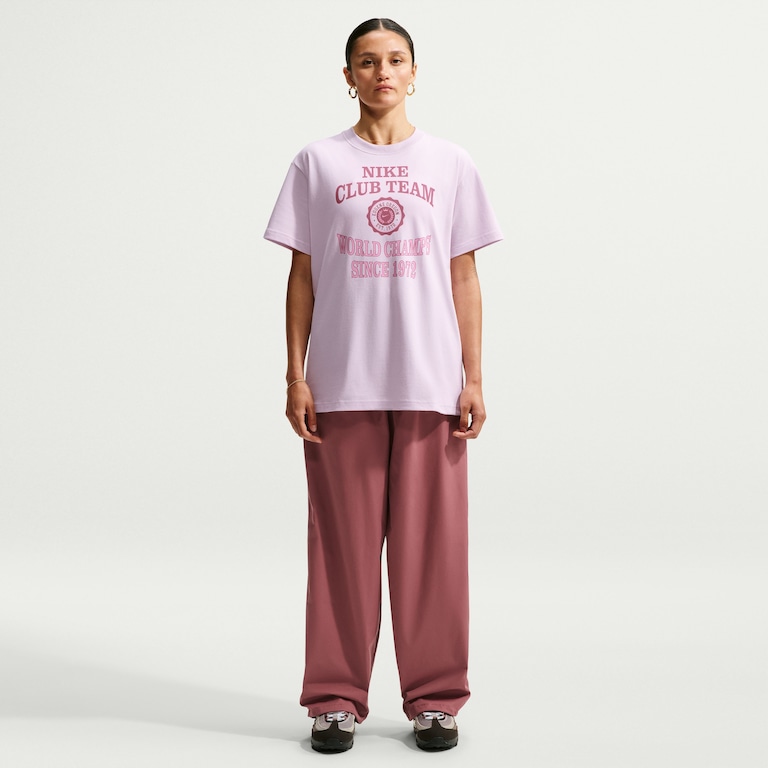 Camiseta Nike Sportswear Classic Boyfriend Champ Feminina - Foto 3