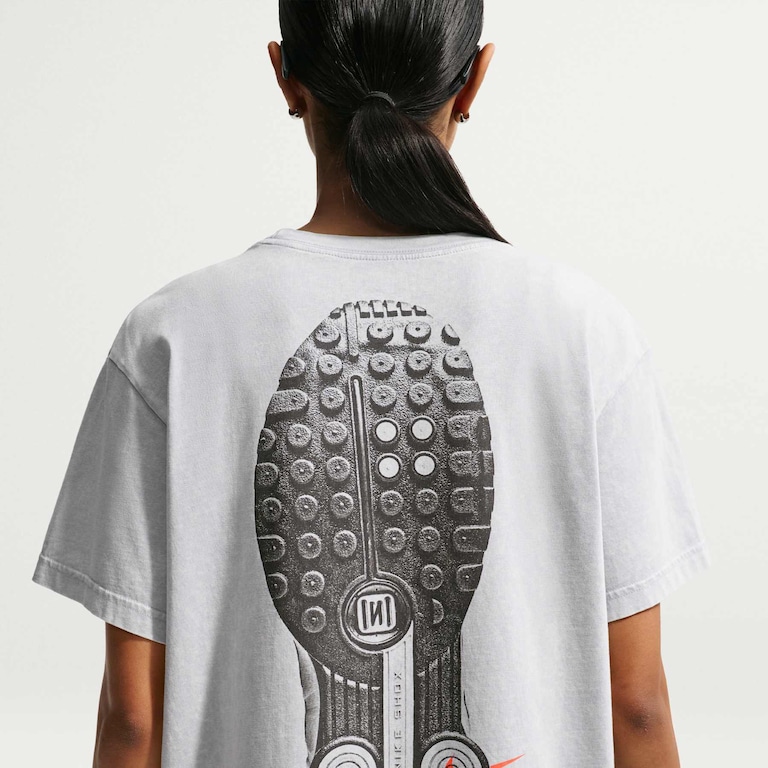 Camiseta Nike Sportswear Classic Shox Feminina - Foto 2