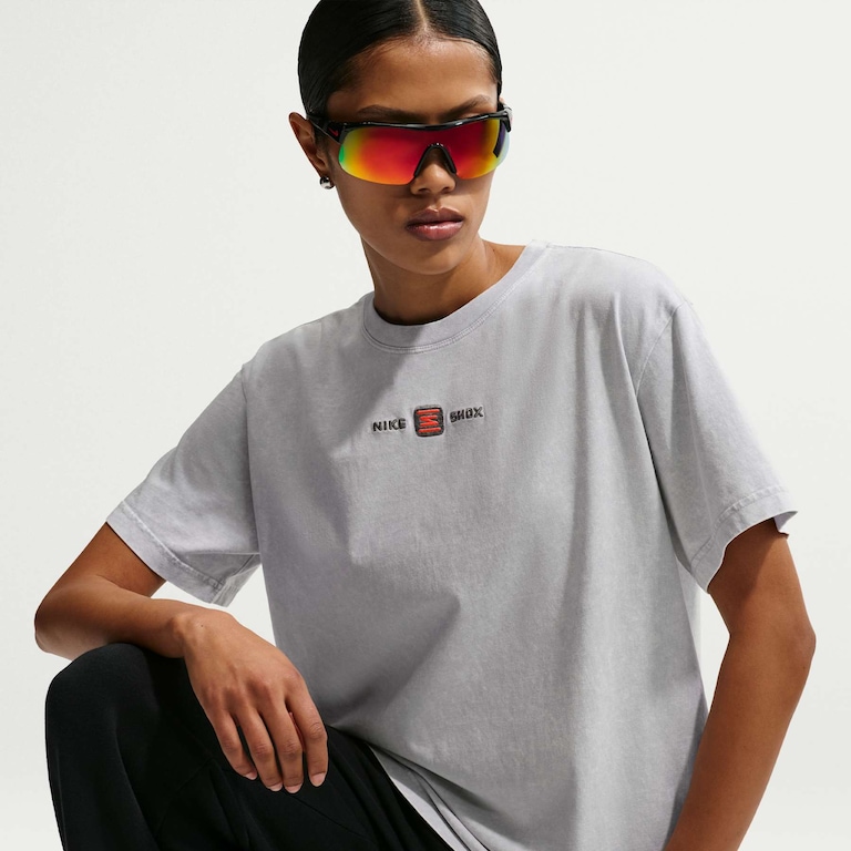 Camiseta Nike Sportswear Classic Shox Feminina - Foto 3