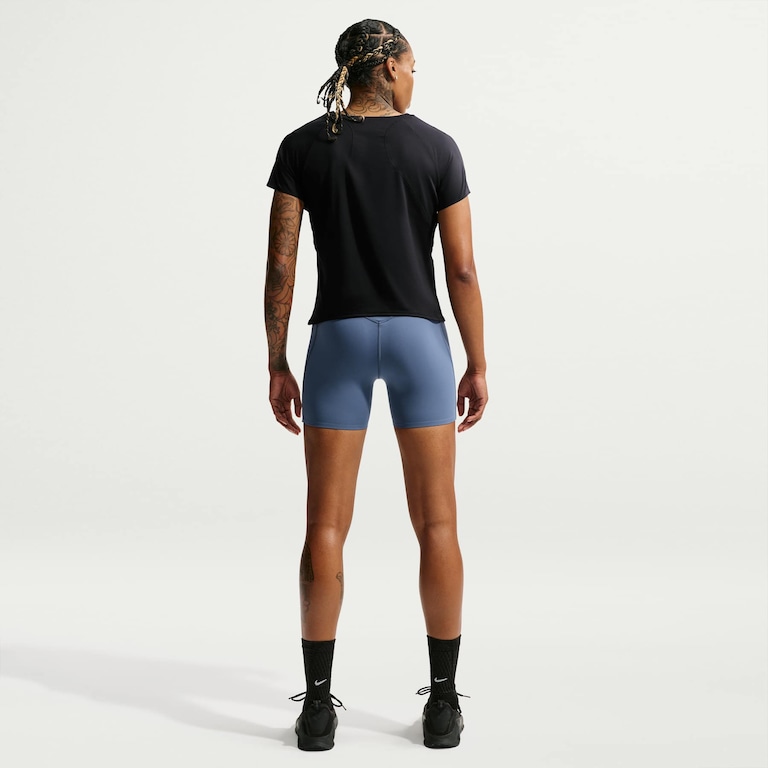 Camiseta Dri-FIT Nike Universa Feminina - Foto 5