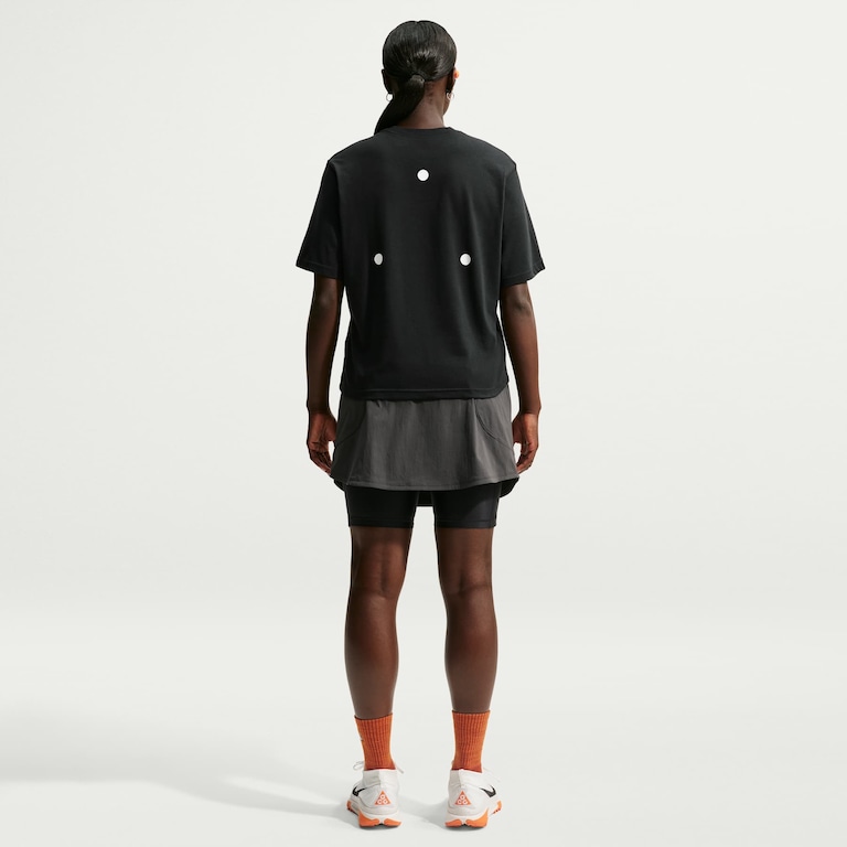 Camiseta Dri-FIT Nike ACG Boxy Hike Labor Reflective Feminina - Foto 5
