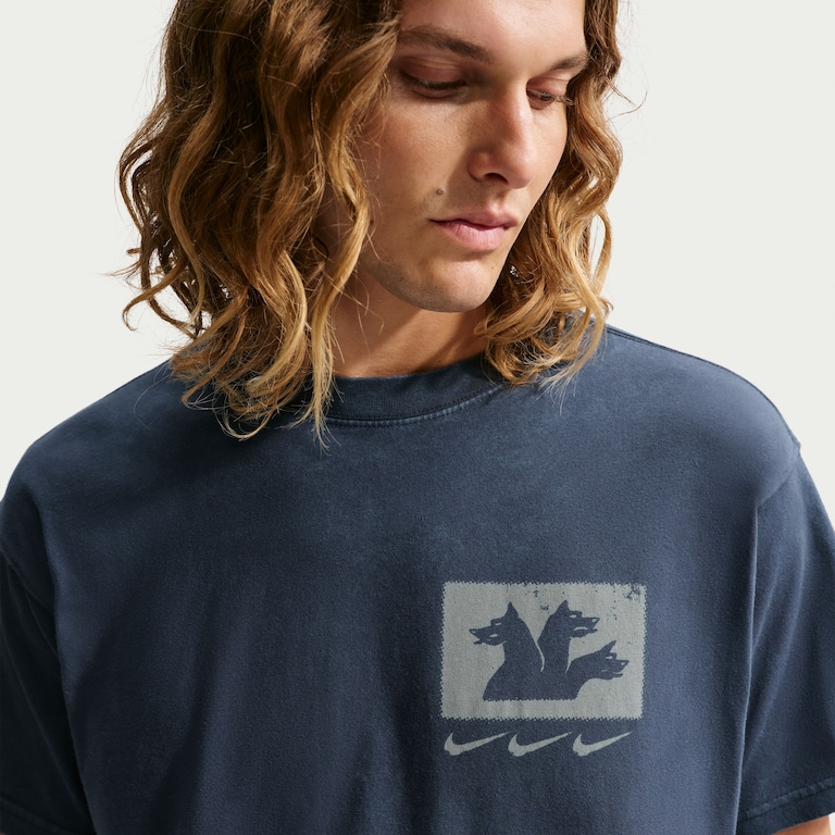 Camiseta Nike Sportswear Triple Threat Unissex - Foto 2
