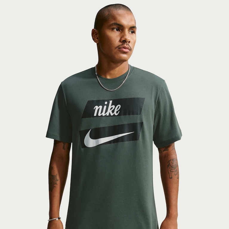 Camiseta Nike Sportswear Club Connect Brand Masculina - Foto 1