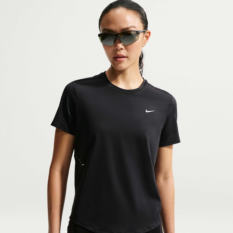 Camiseta Dri-FIT Nike Swift Feminina - Foto 1