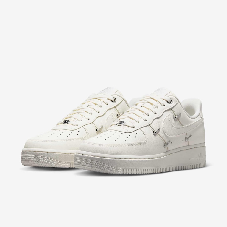 Tênis Nike Air Force 1 ’07 LV8 Feminino - Foto 5