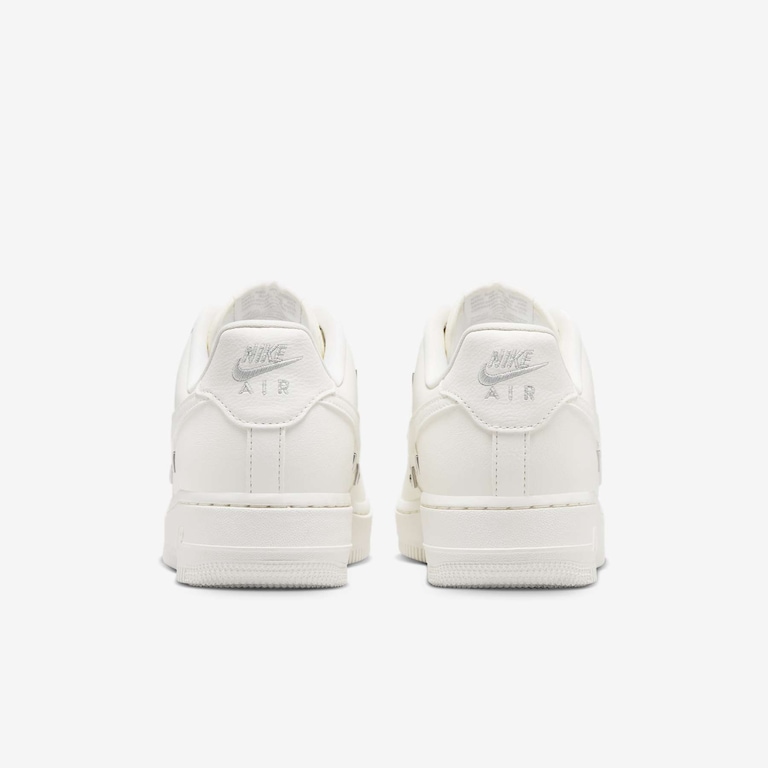 Tênis Nike Air Force 1 ’07 LV8 Feminino - Foto 6