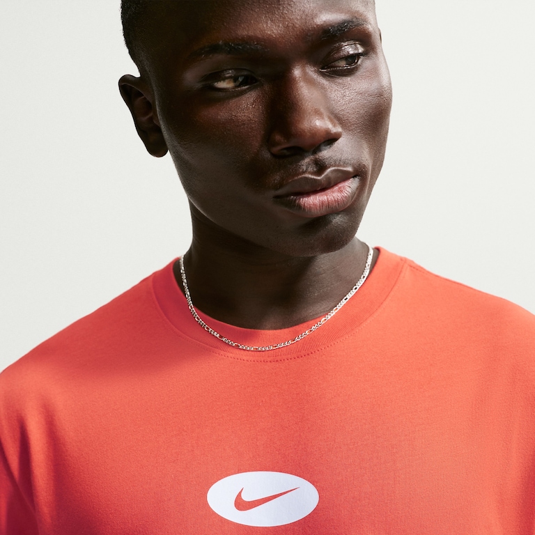 Camiseta Nike Sportswear Celebrate Brand Unissex - Foto 2