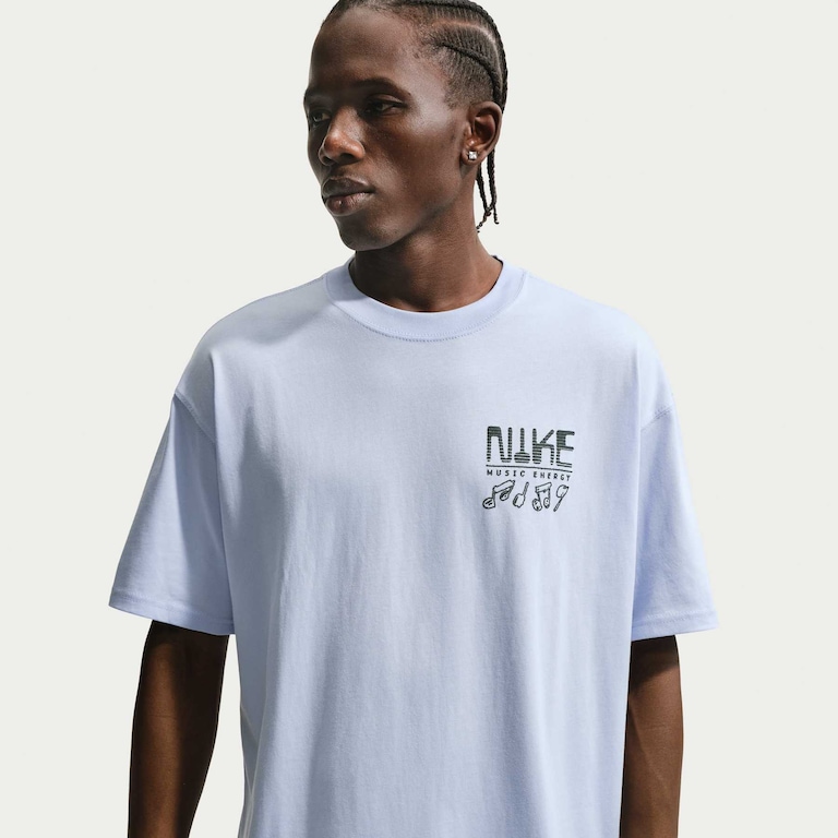 Camiseta Nike Sportswear Swoosh Sounds Unissex - Foto 1
