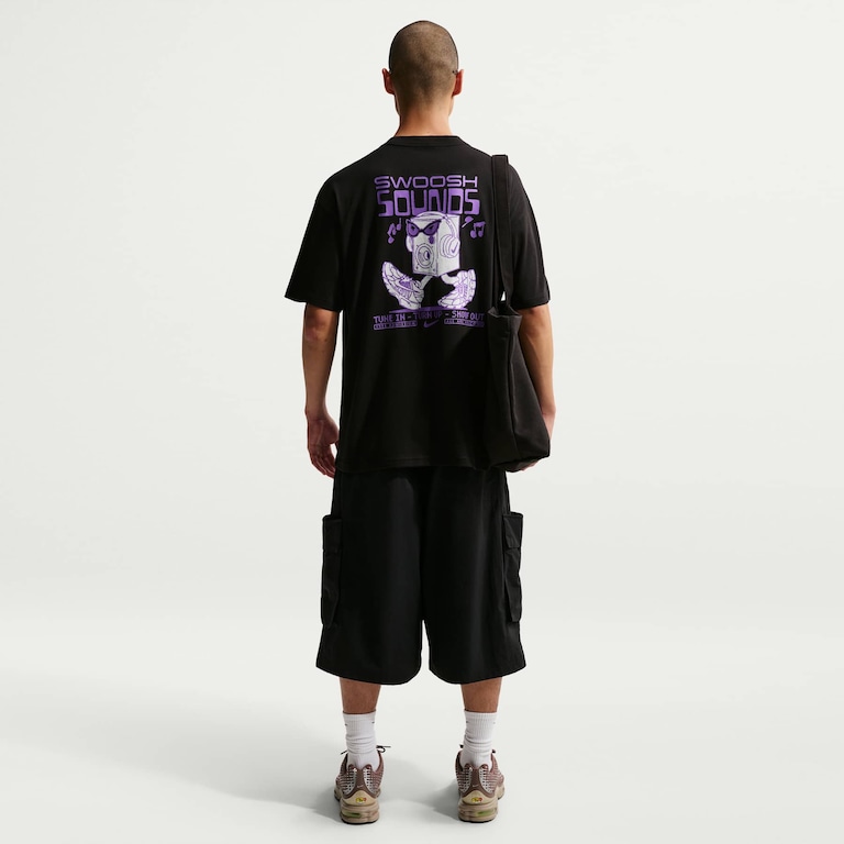 Camiseta Nike Sportswear Swoosh Sounds Unissex - Foto 5