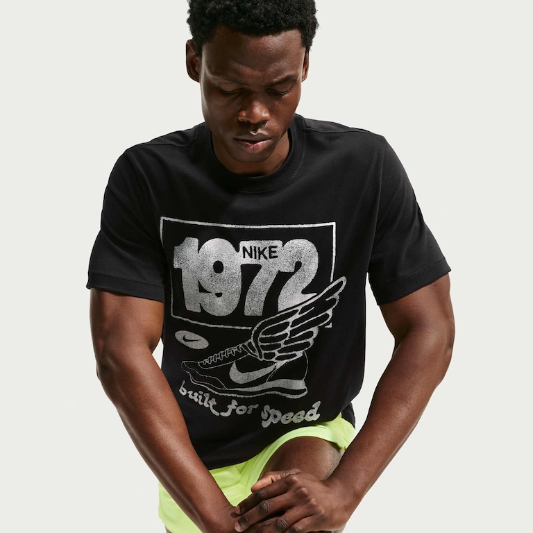 Camiseta Dri-FIT Nike Run DNA Masculina - Foto 3