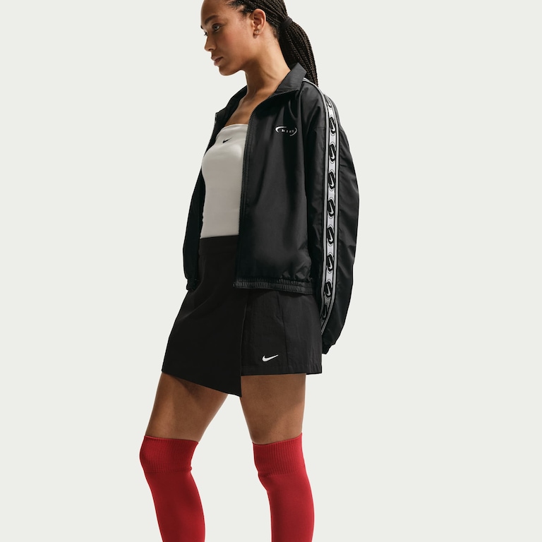 Jaqueta Nike Sportswear Classic Woven Feminina - Foto 3