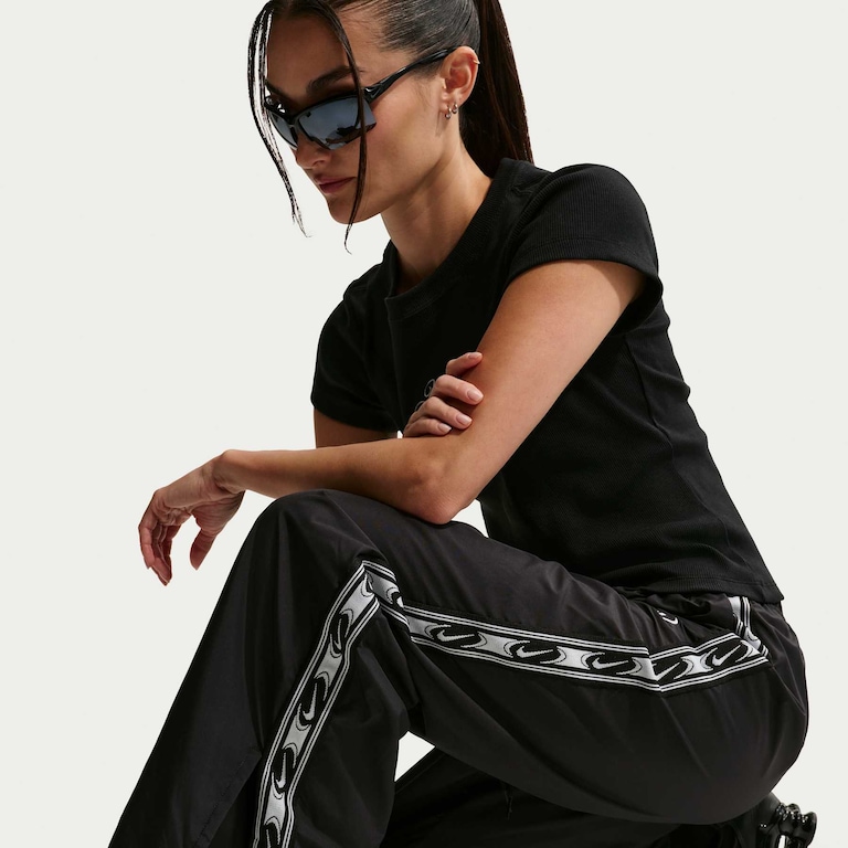 Calça Nike Sportswear Woven Feminina - Foto 4