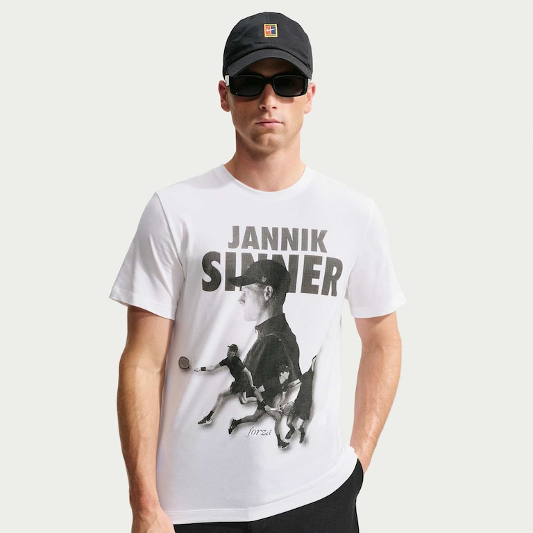 Camiseta Nike Court Dri-FIT Jannik GFX Masculina - Foto 1