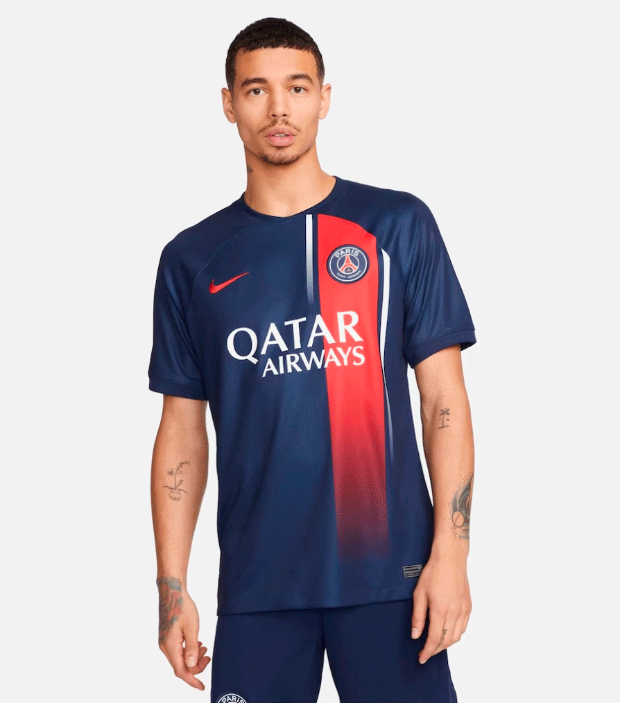 Nike t shirt em 2023 Foto de roupas, T-shirts com desenhos, Confecção de  camisas, t shirt roblox brasil preta 