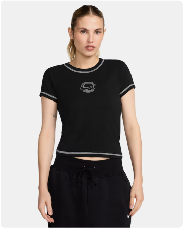 Camiseta Nike Sportswear Chil Knit Feminina