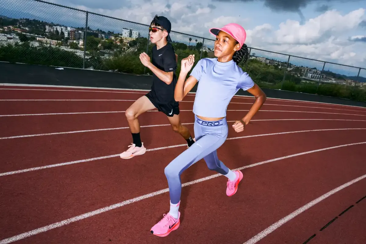 atletasjovenscorrendoatletismo.webp