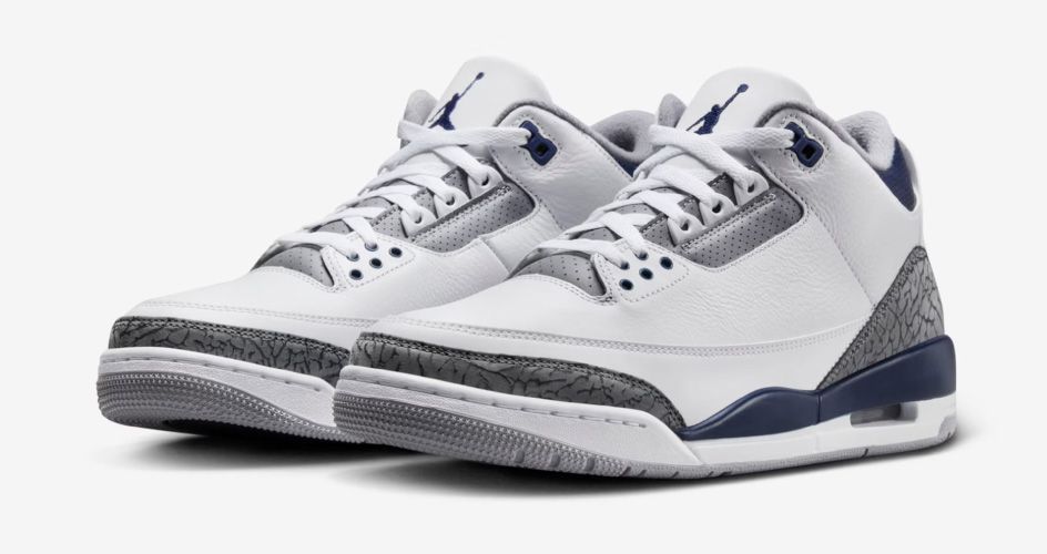 Air Jordan 3 Retro branco, cinza e azul.