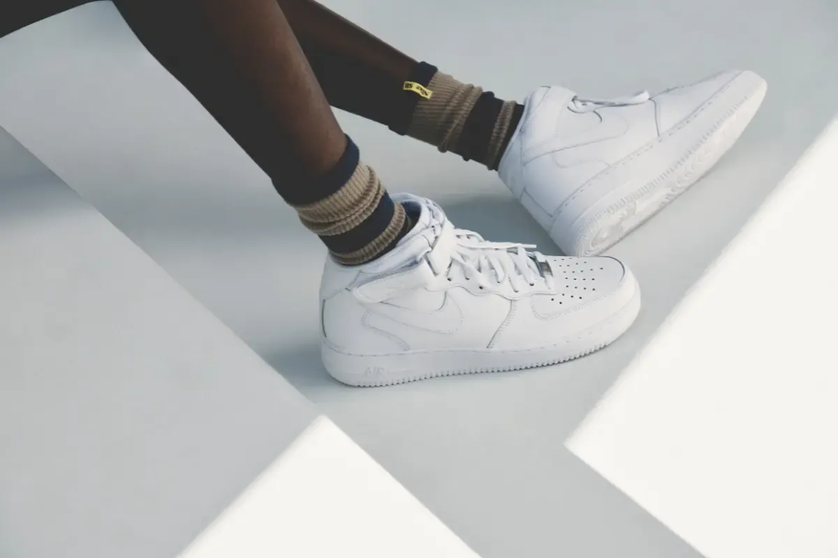 imagem de um tenis de cano alto