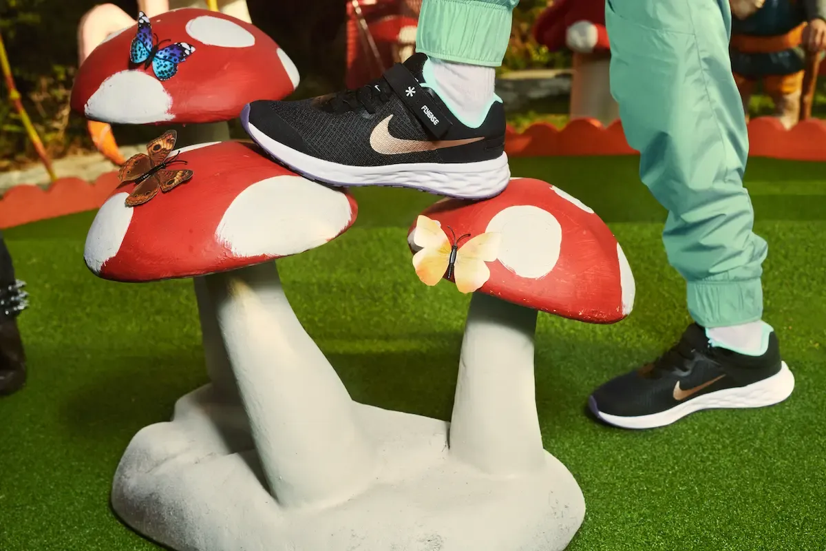 tenis preto infantil.webp